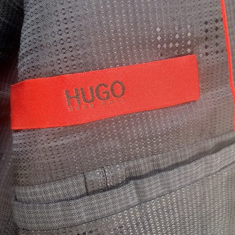 Hugo Boss Wool Blend Blazer Men's 44R‎ Navy Sport Coat Two Button Tailored